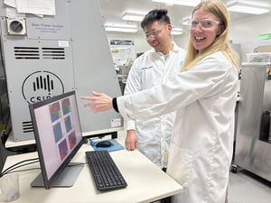 CSIRO IMAGE 4 Dr Lingping Zen adn Dr Regina Sander excited about dual potential of stimulating natural processes to generate orange hydrogen for